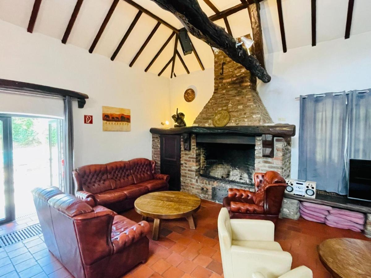 Magnificent Farmhouse In Sint Joost Extérieur photo